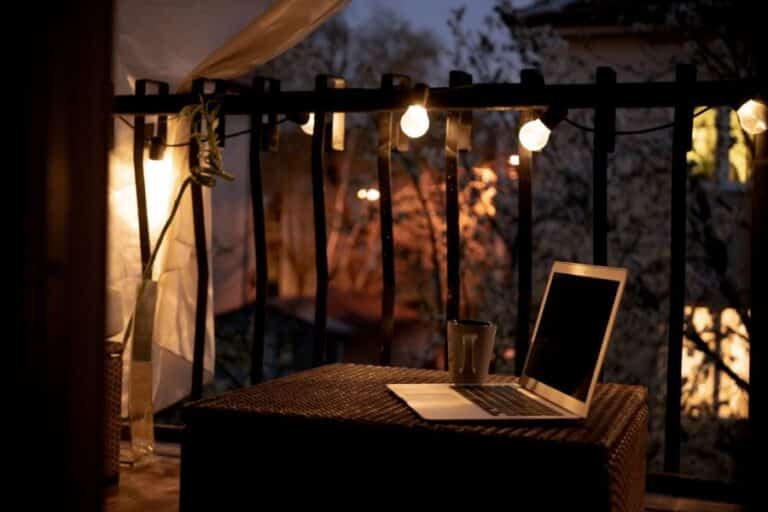 Sfeerverlichting op het balkon
