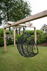 Kindvriendelijke tuin met heerlijke loungeplek Drachten