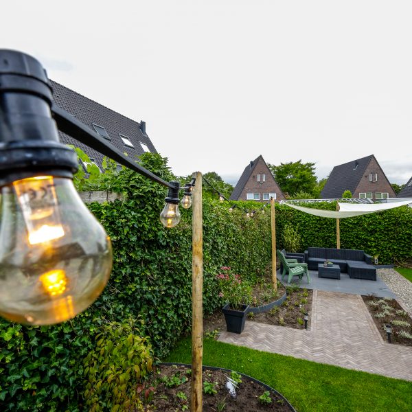 Groningen achtertuin met verlichting