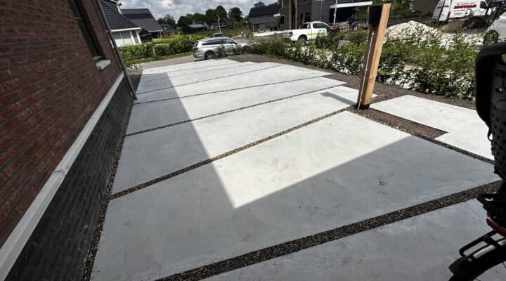 Oprit aanleggen Leek