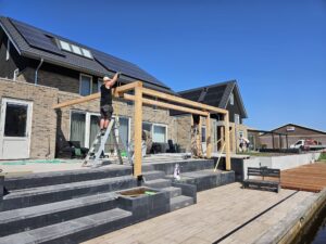 Overkapping in aanbouw Groningen