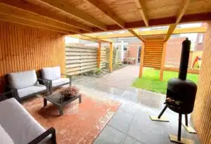Nieuwbouw tuin met houten overkapping