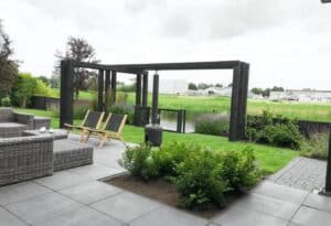 Pergola tuin hovenier Eelderwolde
