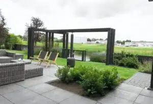 Pergola tuin hovenier Eelderwolde
