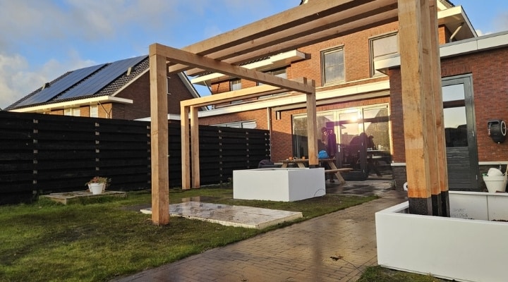Moderne nieuwbouwtuin in aanleg