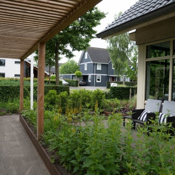 pergola met looppad