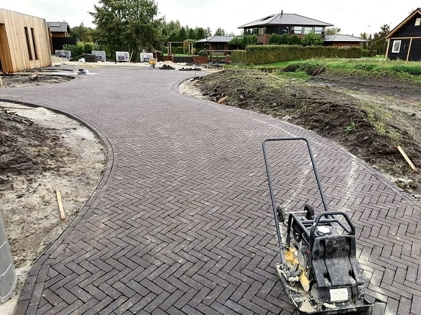 Dim hovenier oprit aanleggen