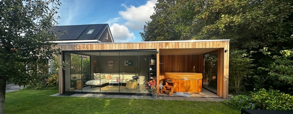 Overkapping Haren met jacuzzi