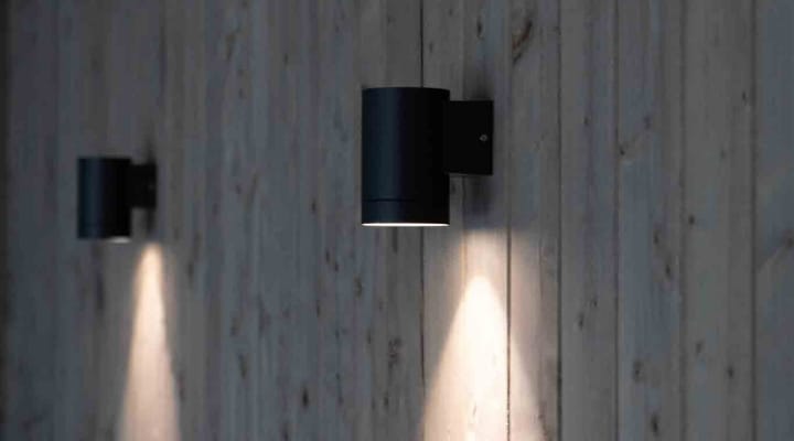 Tuinverlichting aan wand