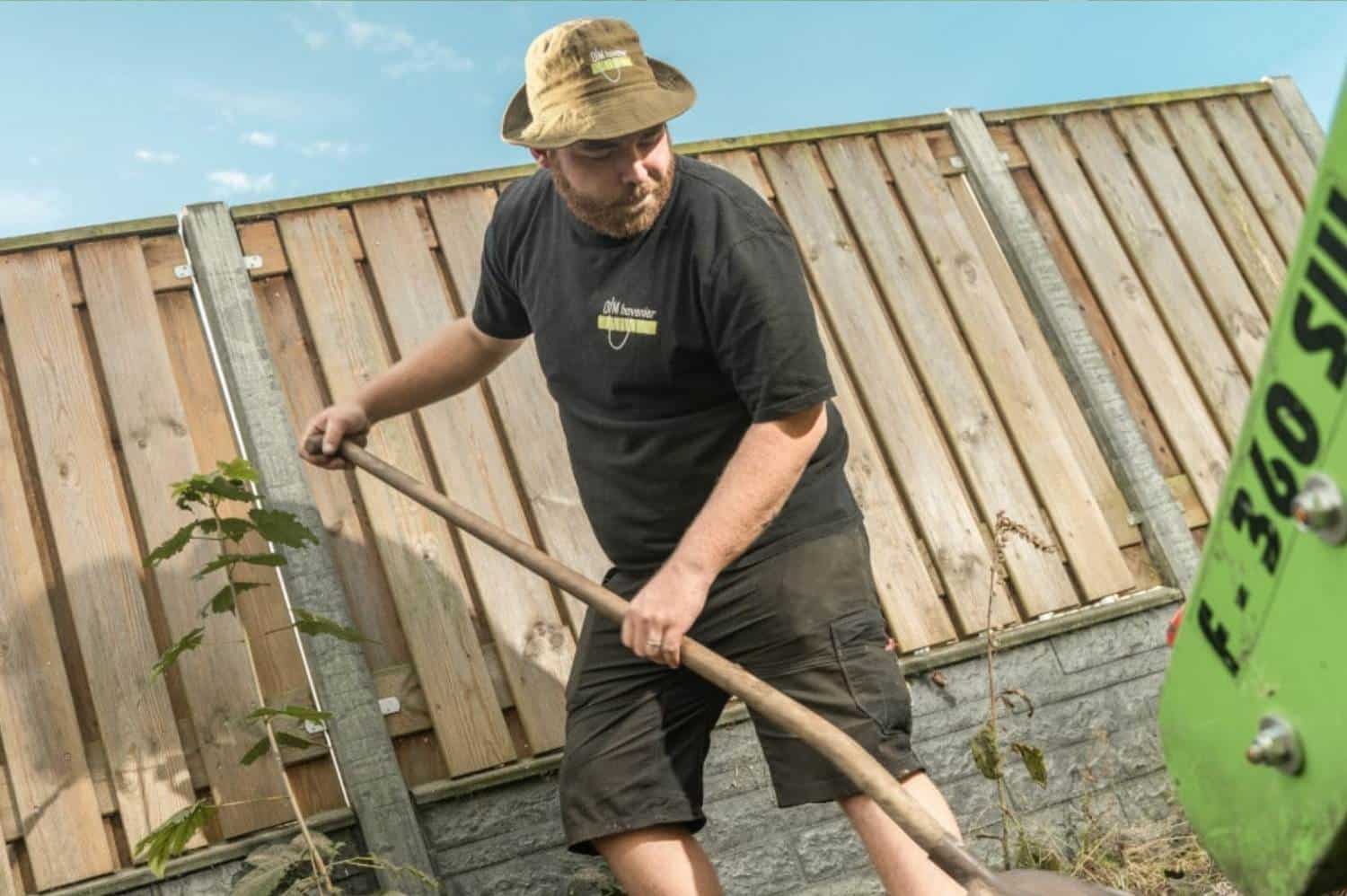 Aanleggen van een diervriendelijke tuin door hovenier