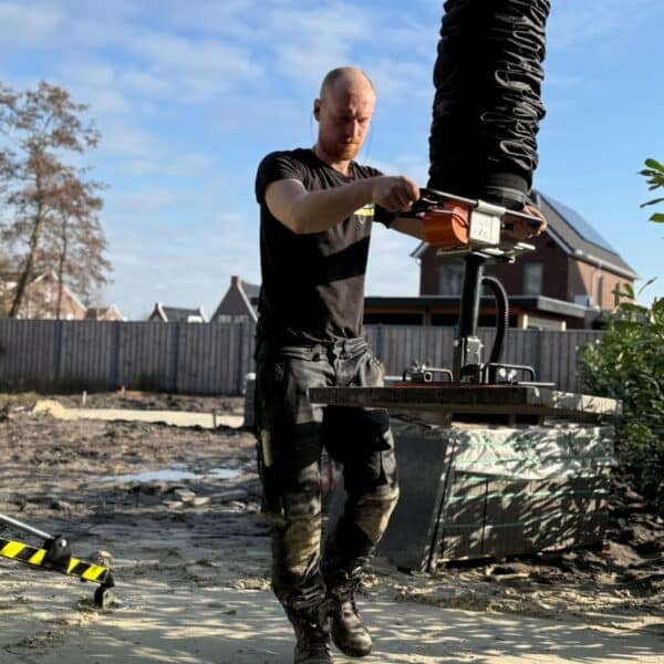 Dennis - DIM Hovenier straten